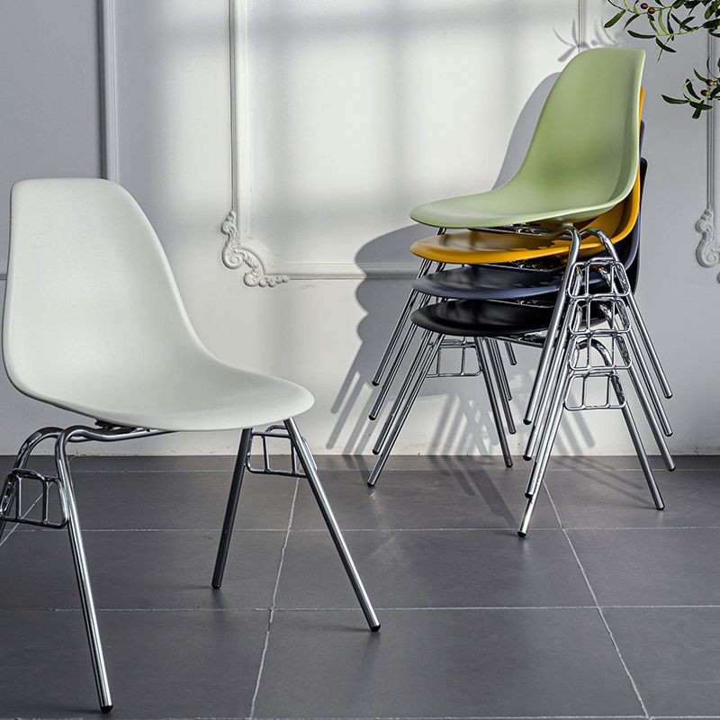 Minimalist Style Solid Back Plastic Chair for Home Use Stackable Armless Side Chair Clearhalo ' kitchen&dining_furn' 'Dining Chairs' 'Dining Tables & Seating' 'dining_chair' 'Furniture' 'furniture_dining_chair' 'Kitchen & Dining Furniture' 'kitchen' 1200x1200_1504991c-55e6-4e38-8f25-22d65e43f114