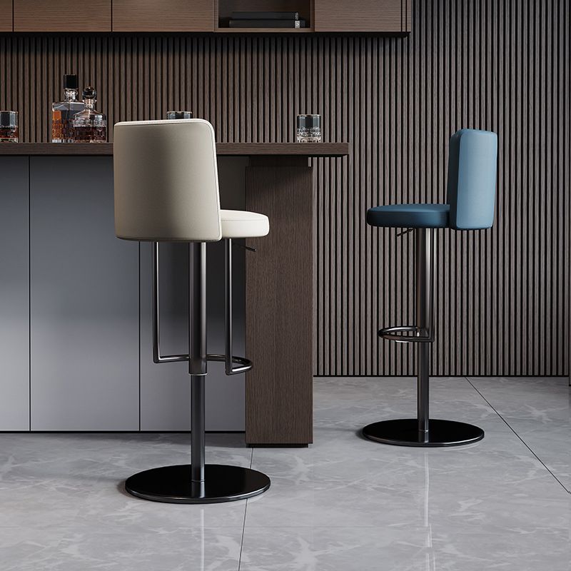Sgabello da bar per bar in pelle sollevabile in stile industriale con gambe metalliche per casa