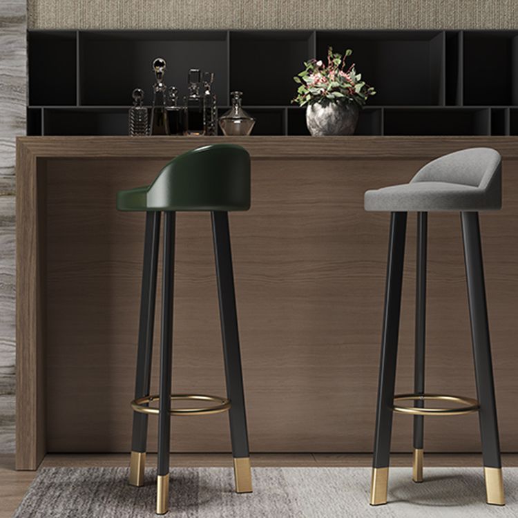 コーヒーショップ用の北欧のシンプルなバースツールスチールフレームバースツール