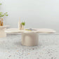 Mesa de centro escandinava de forma libre con base de madera en beige