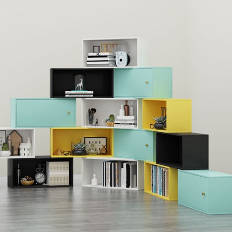 Madera de ingeniería de estantería estándar escandinava cerrada con gabinetes