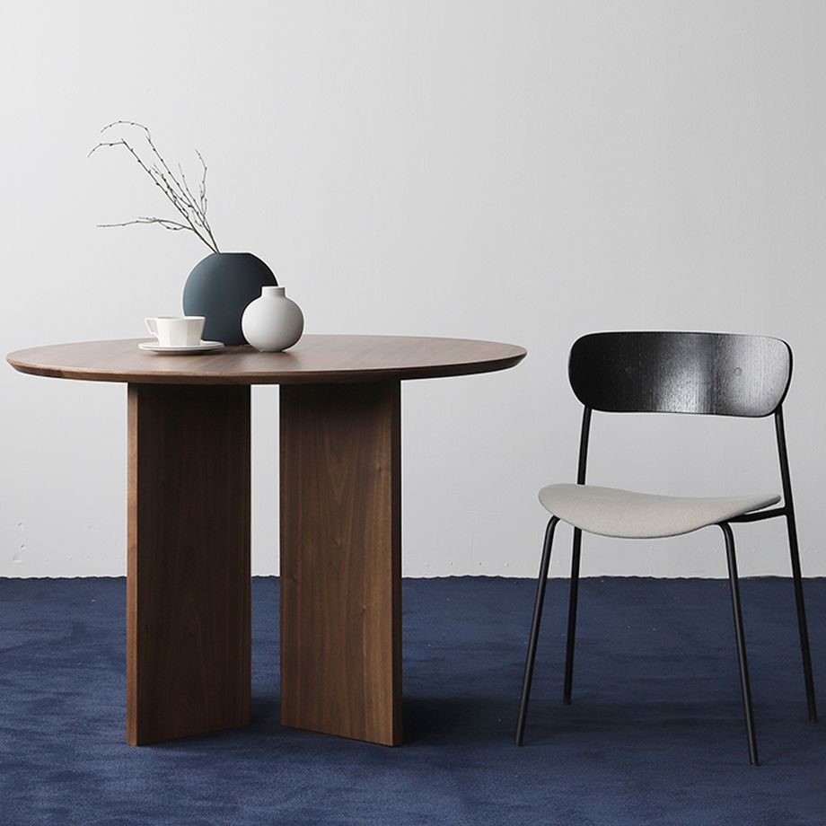Contemporary Round Dining Table Pine Solid Wood Furniture for Dining Room Clearhalo ' dining_table' 'Dining Tables & Seating' 'Dining Tables' 'furn' 'furn_dining_table' 'Furniture' 'furniture_dining_table' 'Kitchen & Dining Furniture' 'kitchen&dining_furn' 'kitchen' 'kitchen_dining_table' 1200x1200_1577b560-2a01-4bcd-9923-fc753bea7662