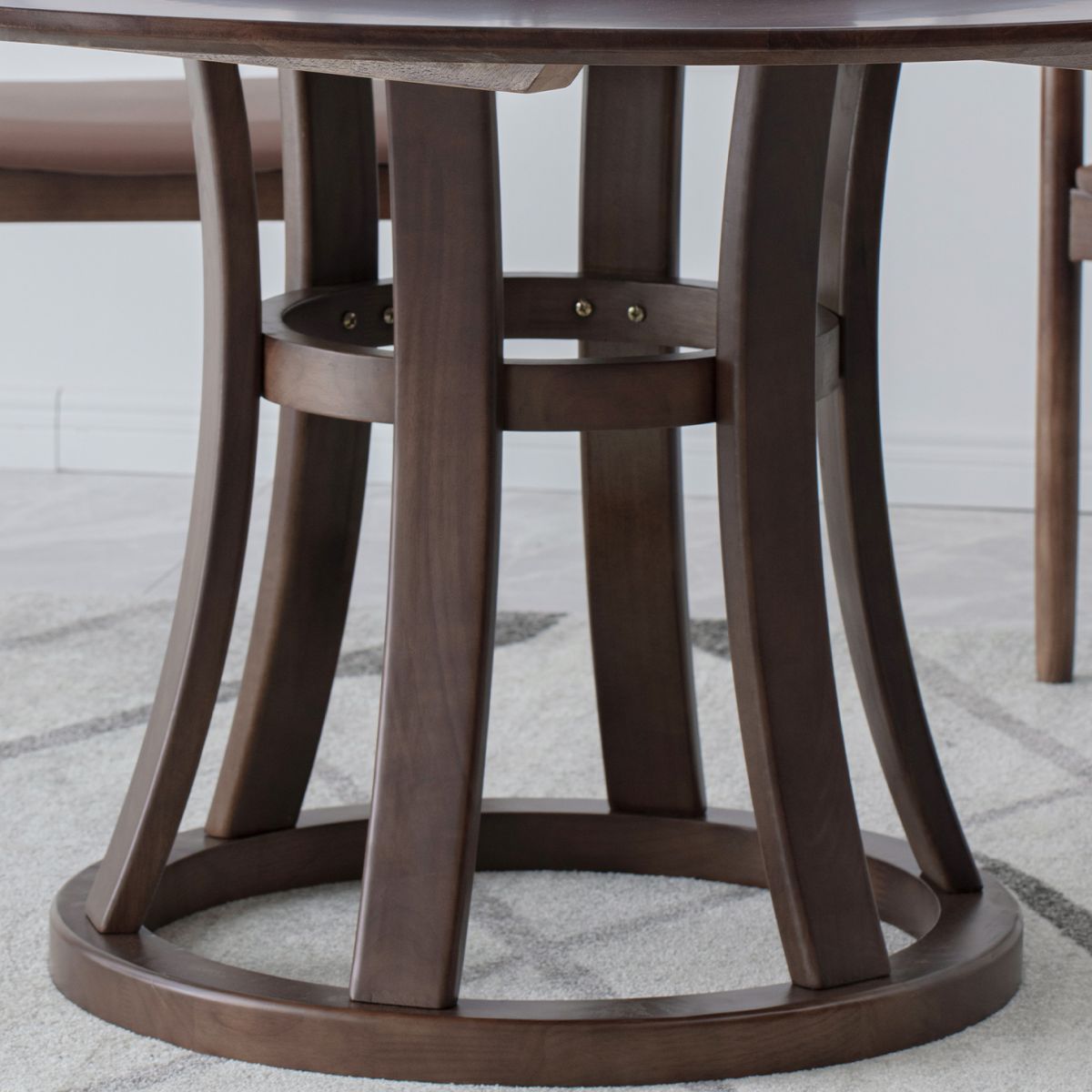 Modern Style Home Solid Wood Dining Table Round Shape Table with Single Pedestal Clearhalo ' dining_table' 'Dining Tables & Seating' 'Dining Tables' 'furn' 'furn_dining_table' 'Furniture' 'furniture_dining_table' 'Kitchen & Dining Furniture' 'kitchen&dining_furn' 'kitchen' 'kitchen_dining_table' 1200x1200_15b238cb-d1ba-4d21-98f1-ac822697cd54