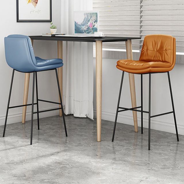 Tabourets de bar en cuir en faux cuir contemporain avec des jambes en métal