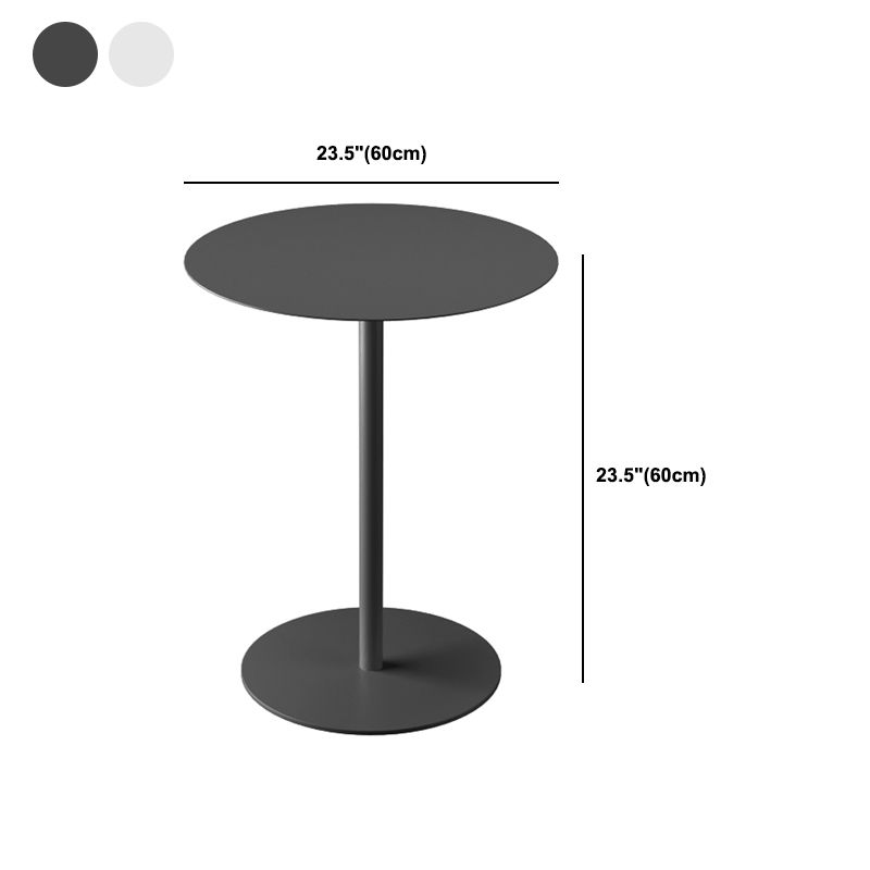 Table d'appoint supérieur rond en métal du milieu du siècle