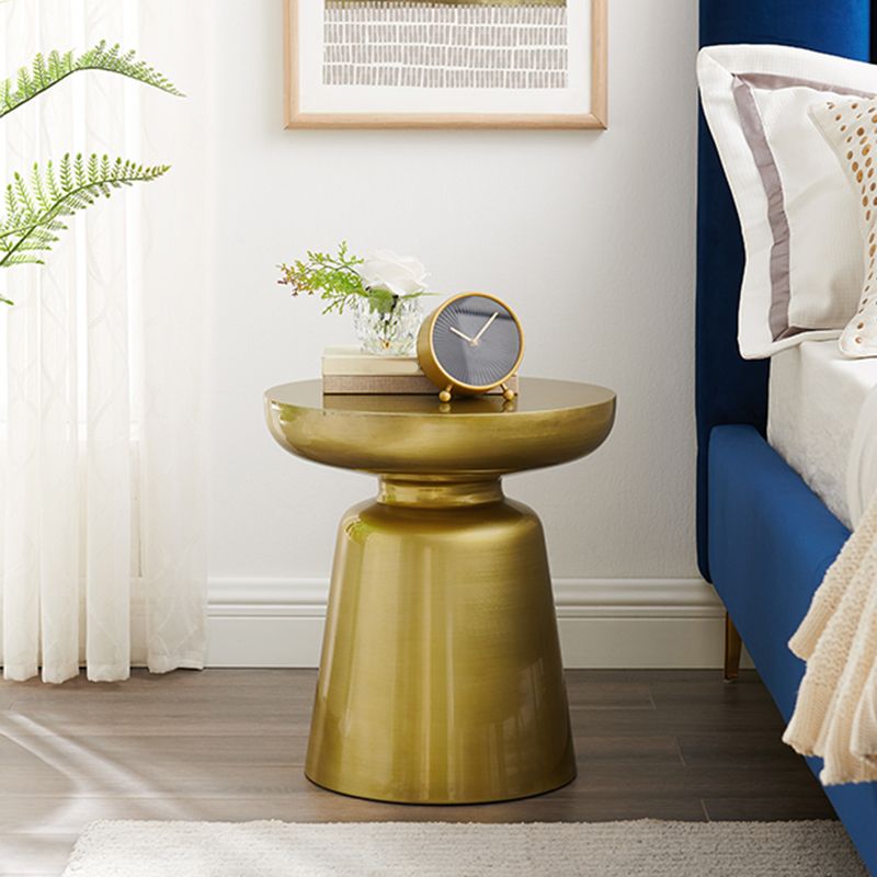 Sélection multicolore du matériau en métal moderne de la table de nuit ronde