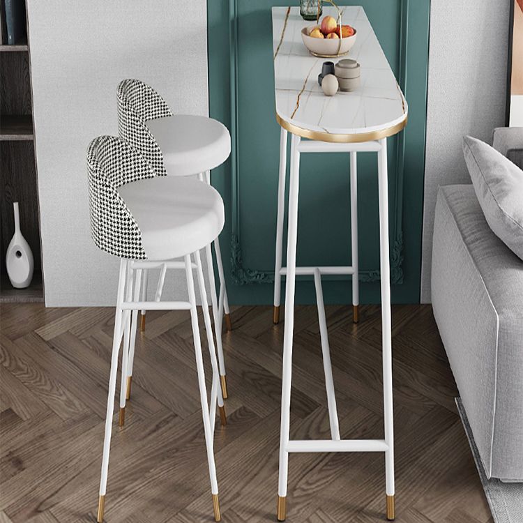 Industrial Iron Bar Table Faux Marble Specialty Top 41.3"H Bistro Table with Footrest Clearhalo 'Bar Furniture' 'Bar Tables' 'bar_tables' 'furn' 'furn_bar_tables' 'Furniture' 'furniture_bar_tables' 'Kitchen & Dining Furniture' 1200x1200_162dd0a2-6b14-465e-a634-2b89cce3e627