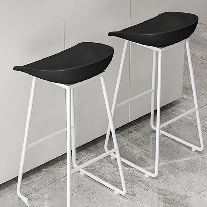Modern Armless Backrest Counter Stool Iron Kitchen Bar Stool with Plastic Seat Clearhalo 'Bar Furniture' 'Bar Stools' 'bar_stools' 'furn' 'furn_bar_stools' 'furniture_bar_stools' 'Kitchen & Dining Furniture' 'kitchen&dining_furn' 'kitchen' 'kitchen_furn' Furniture' 1200x1200_163dcbdd-adfe-4396-b852-1b673417e973