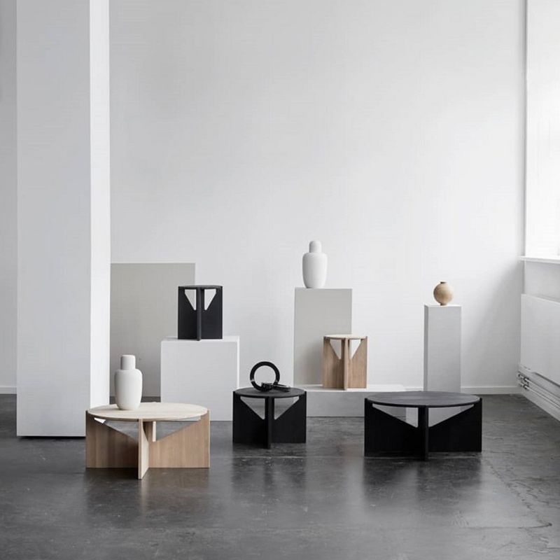 Mesa de centro de madera maciza Mesa de centro o auxiliar redonda contemporánea en negro y natural