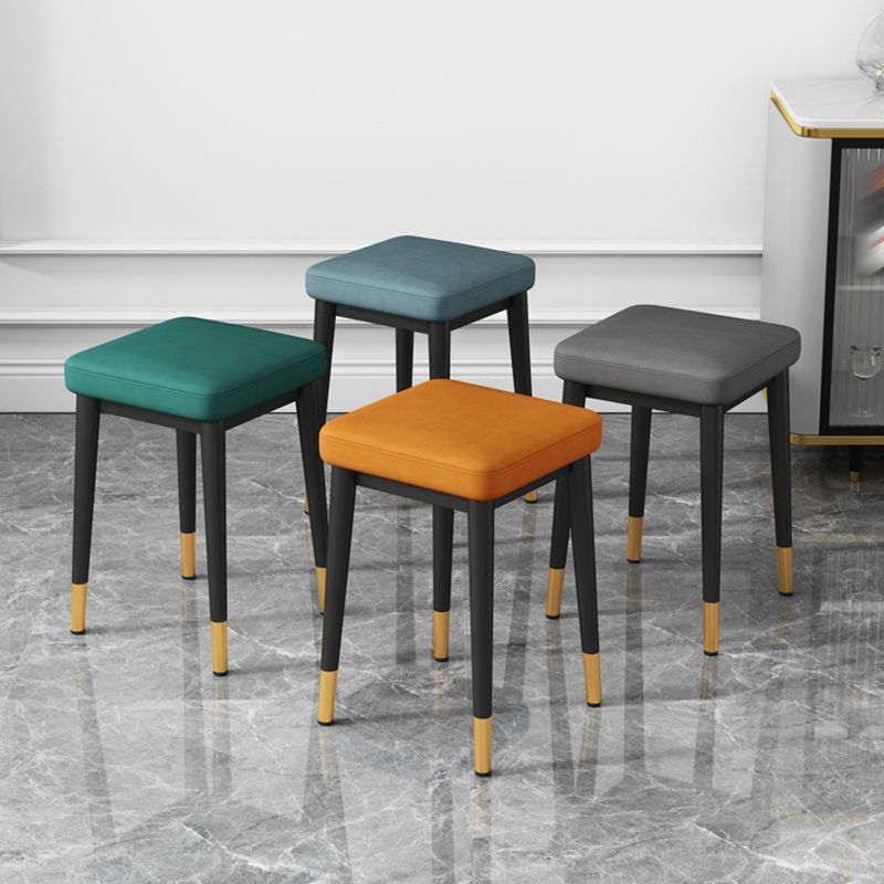 Square Ottoman Solid Color Upholstered Metal Frame Fabric Standard Ottoman Clearhalo 'furn' 'furn_ottomans_poufs' 'Furniture' 'Living Room Furniture' 'Ottomans & Poufs' 'ottomans_poufs' 1200x1200_1683fc46-9024-4369-bd8b-6e30526dba60