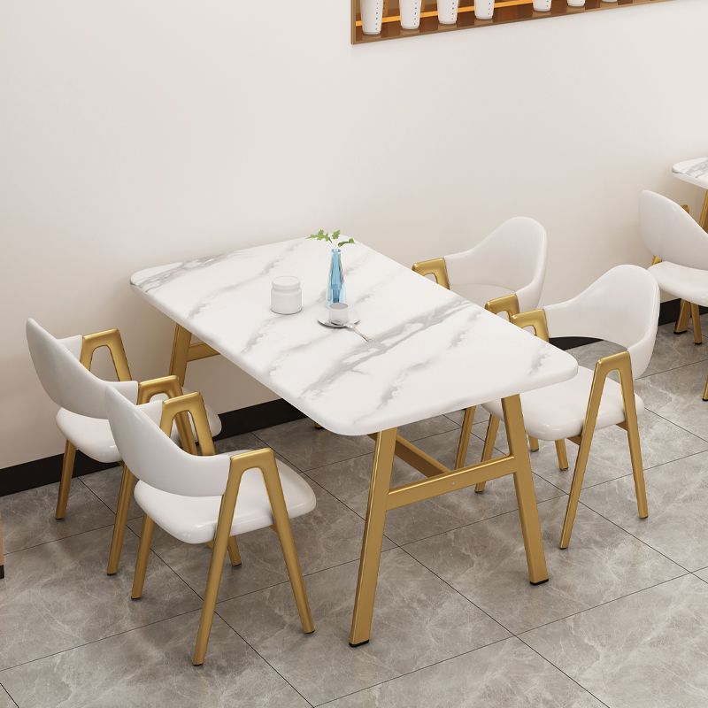 製造された木製のダイニングテーブルとパッド入り椅子を備えた5 PCSダイネットセット