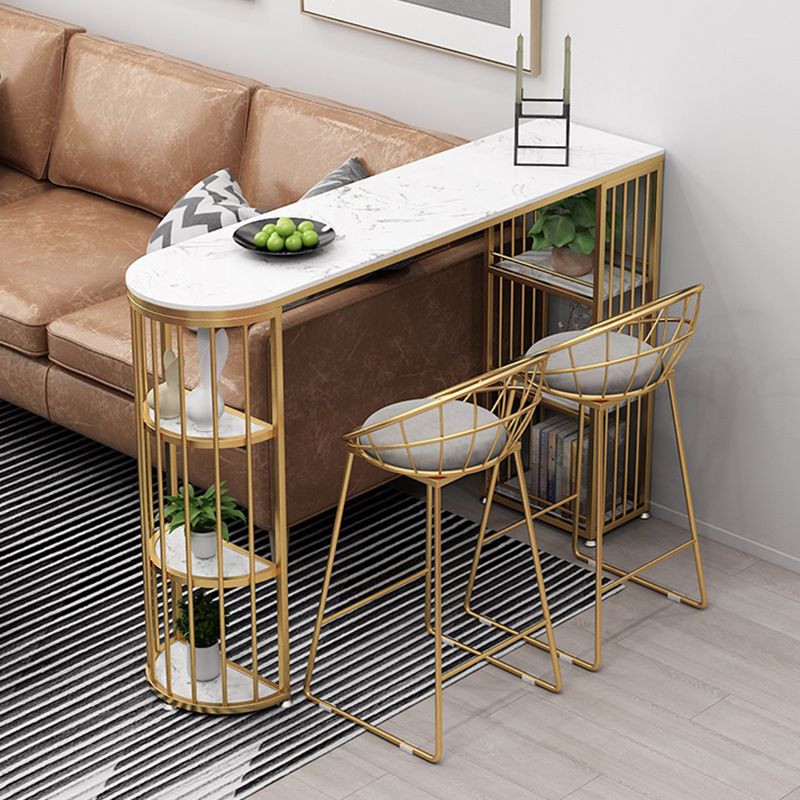 Tavolo da pranzo a bar in pietra tradizionale tavolo da bar di lusso con base in slitta in oro