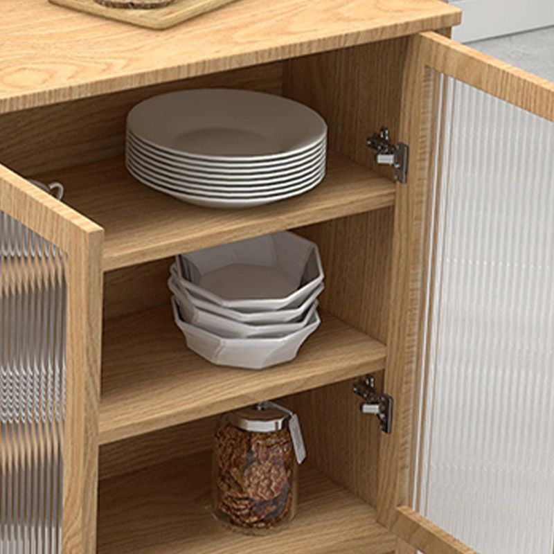 Tavolo da pranzo per la sala da pranzo per la sala da pranzo con mobile da pranzo con mobile da pranzo.