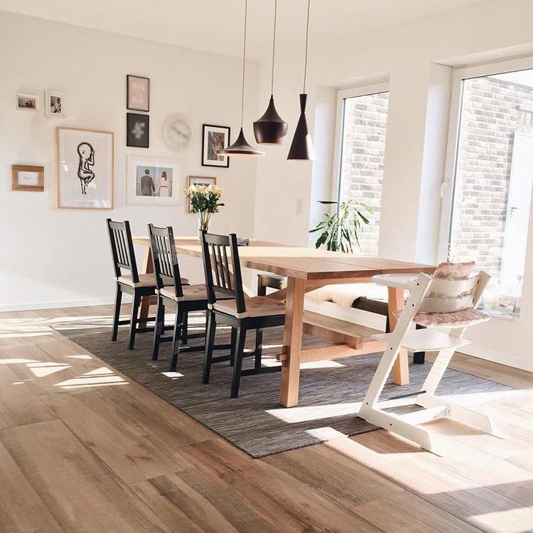 ホームとキッチンのためのシンプルなスタイルダイニングテーブルソリッドウッドテーブル