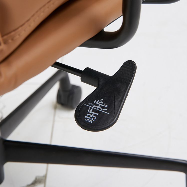 Chaise de bras rembourrée en cuir à hauteur de siège réglable chaise de bureau avec roues