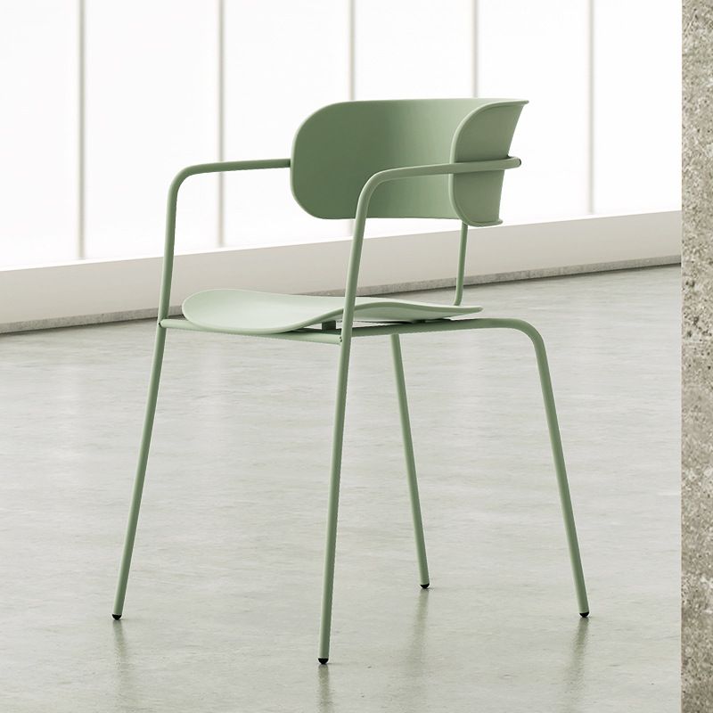 Zeitgenössischer Metall Esszimmerstuhl Arm Open Rücken Essneitenstuhl für Esszimmer