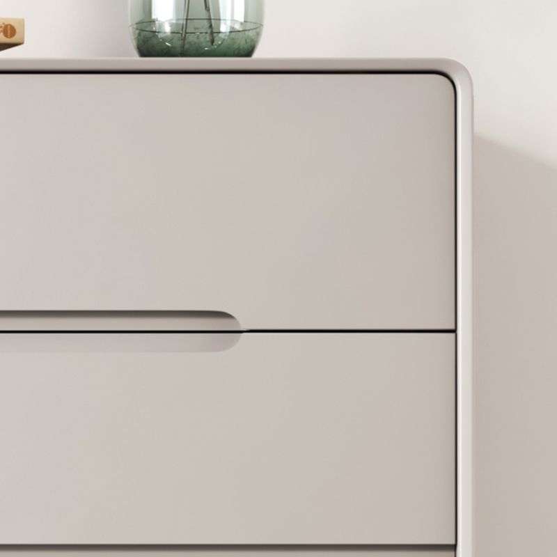 Zeitgenössische Kommode aus massivem Holz mit Schubladen