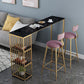 Mesa de bar estilo bistró con tapa de mármol sintético Glam y 3 estantes