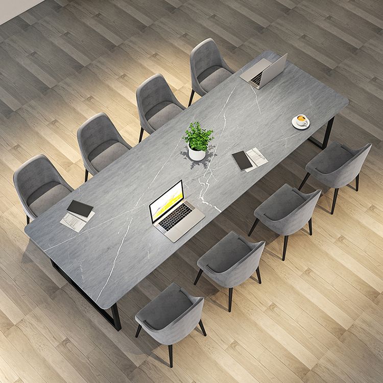 Bureau de bureau contemporain incurvé Bureau de traîneau gris avec des jambes en métal