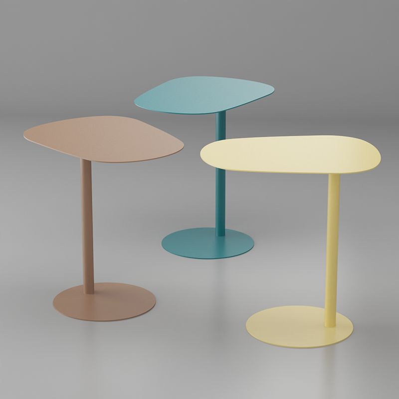 中世紀のサイドエンドテーブル台座自然の形状のエンドテーブル