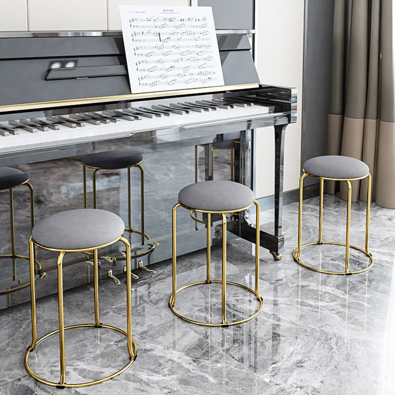 Glam Standard Ottoman Fade Resistant Velvet Mental Leg Solid Color Round Ottoman Clearhalo 'furn' 'furn_ottomans_poufs' 'Furniture' 'Living Room Furniture' 'Ottomans & Poufs' 'ottomans_poufs' 1200x1200_18fbbc8a-8c90-4624-9b0d-9ea23ff016ae