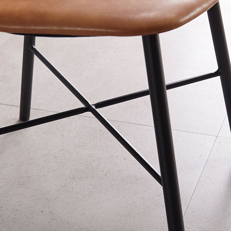 屋内サイドチェアレザーダイニングルーム用モダンなダイニングチェア