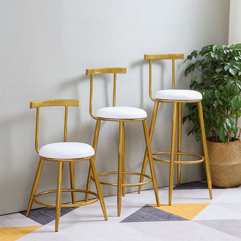 Glam Round Counter Bar Stool White Leather Bar Stool with Footrest in Gold Clearhalo 'Bar Furniture' 'Bar Stools' 'bar_stools' 'furn' 'furn_bar_stools' 'furniture_bar_stools' 'Kitchen & Dining Furniture' 'kitchen&dining_furn' 'kitchen' 'kitchen_furn' Furniture' 1200x1200_1a05cf34-96a1-4d82-921a-b377f9063fbf