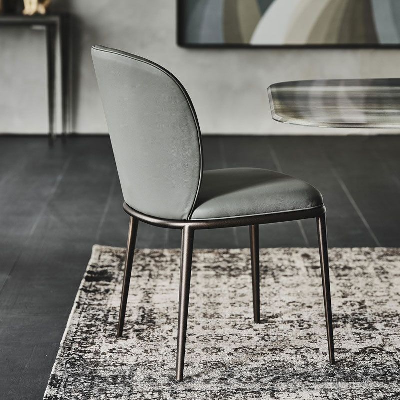 Sedia da pranzo in metallo in stile moderno in vetro sedia da pranzo senza braccio in pelle per uso domestico