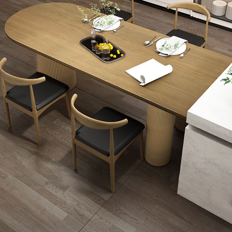 Moderner Esstisch mit unregelmäßiger Form, Massivholztisch mit 3 Beinen für das Restaurant