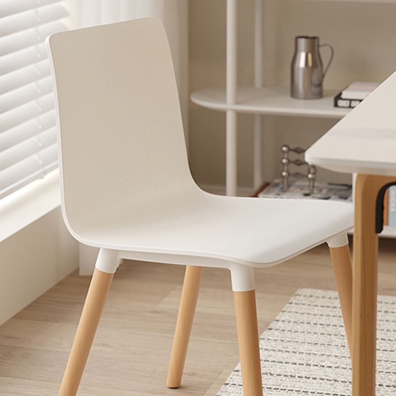 Zeitgenössischer offener Esstuhl Holzseitenstuhl für Esszimmer