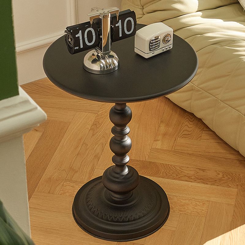 Tabla de extremo redonda de metal modernista Tabla de pedestal de 20.5 "de altura
