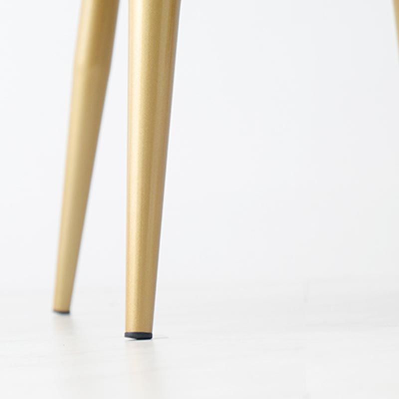 Chaise de bras rembourré Glam Glam Dining Arm Ferme avec des jambes dorées pour la maison