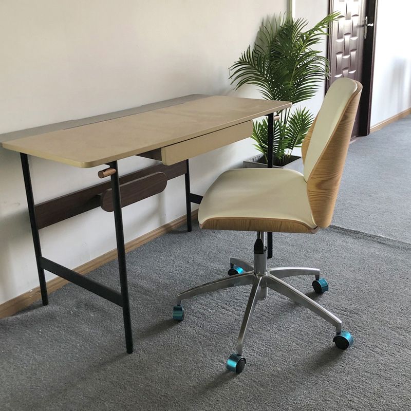 Sedia da scrivania moderna sedia conferenza in pelle sedia a metà retro con ruote