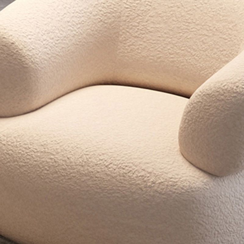 Canapé de tissu de style unique dans une chambre bonus blanc cassé