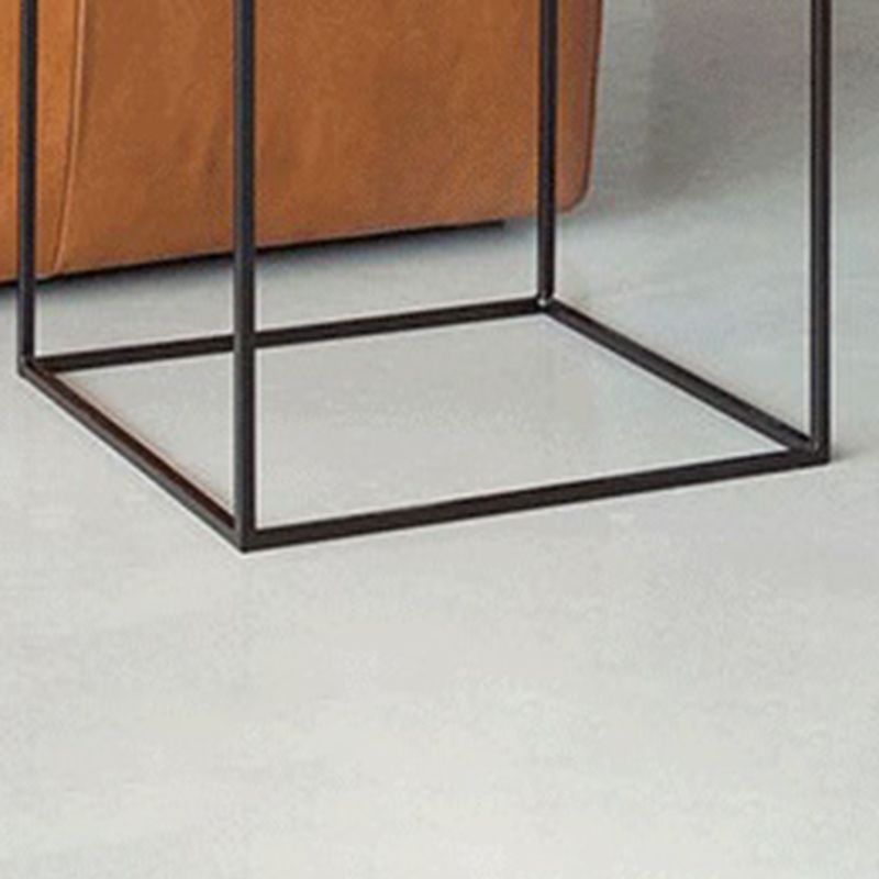 Mesa de mesa de hierro de 15.7 pulgadas de ancho marco cuadrado cuadrado de mesa lateral simple