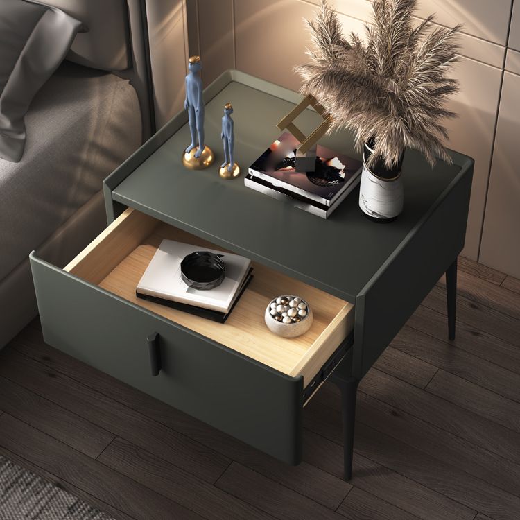 Modern 18 inch H Nightstand Faux Leather 1-ladel nachttafel met benen