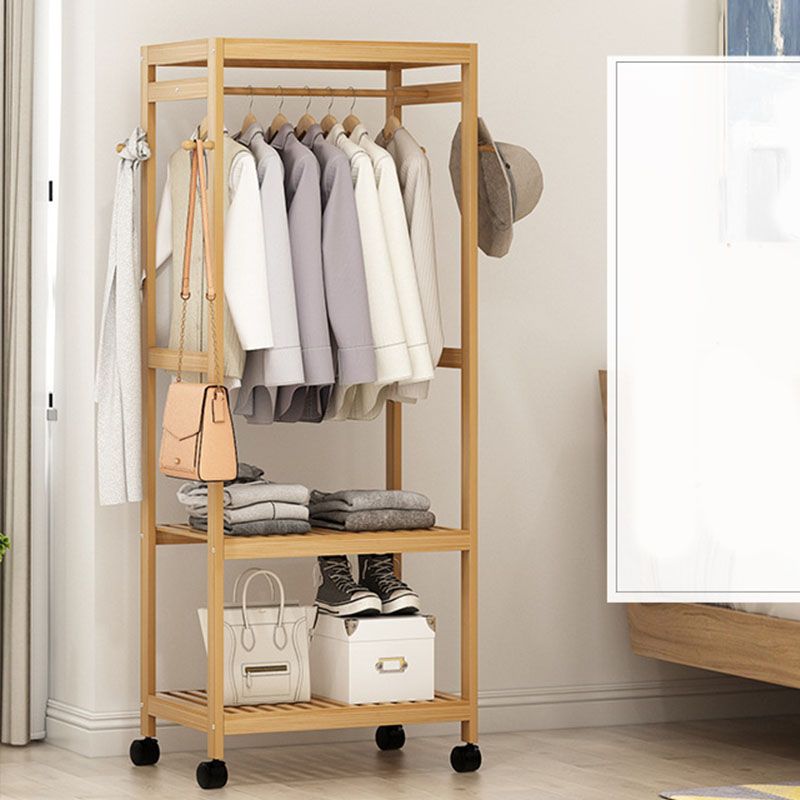Rack de manteau en bois de style moderne de style ménage minimaliste.