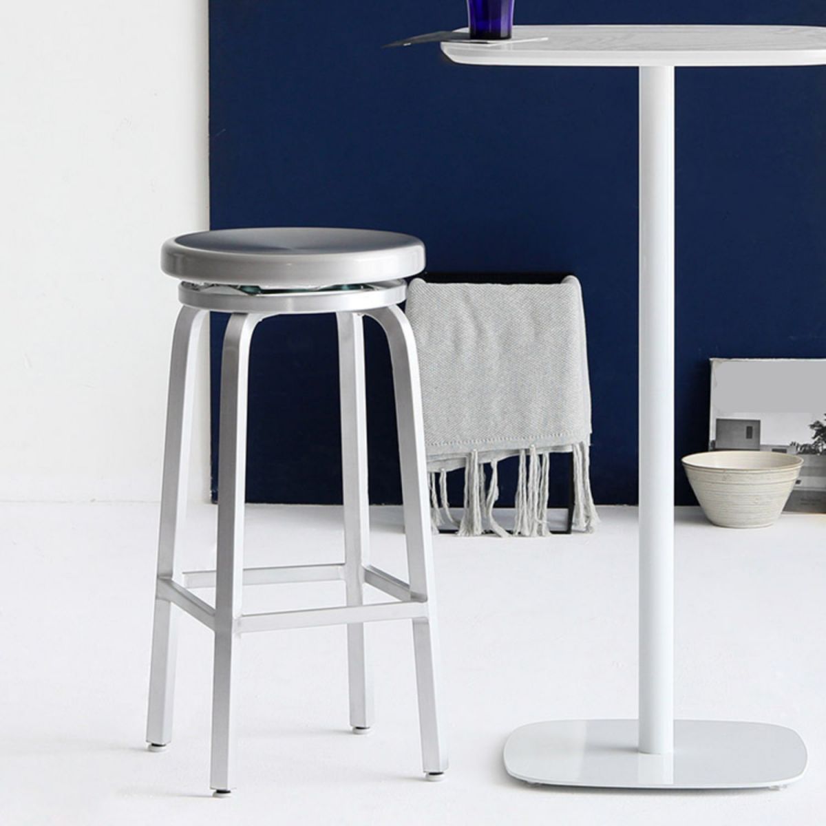 Contemporary Metal Backless Counter Stool in Silver for Home Use