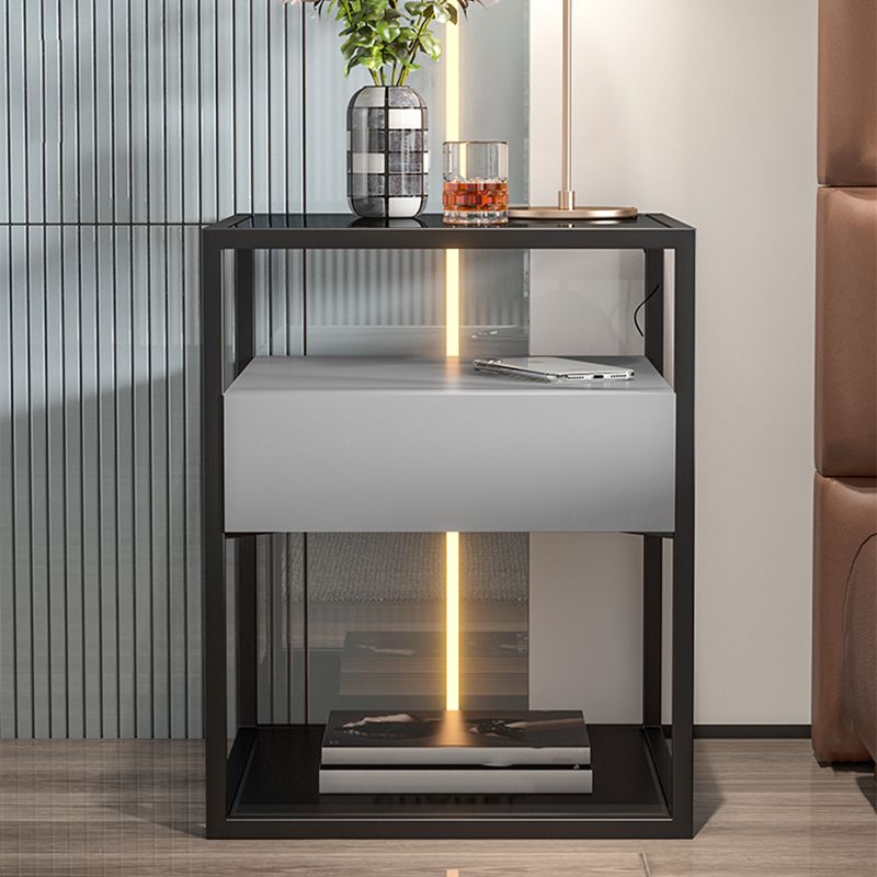 Moderner Nachttisch mit 1 Schublade, Glasplatte und 1 Ablage, 54 cm hoch