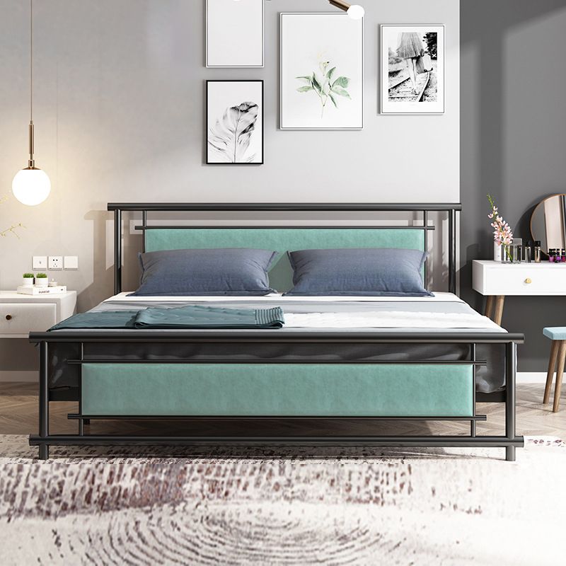 Letto contemporaneo a frame aperto con cornice di ferro nero e letti per gambe