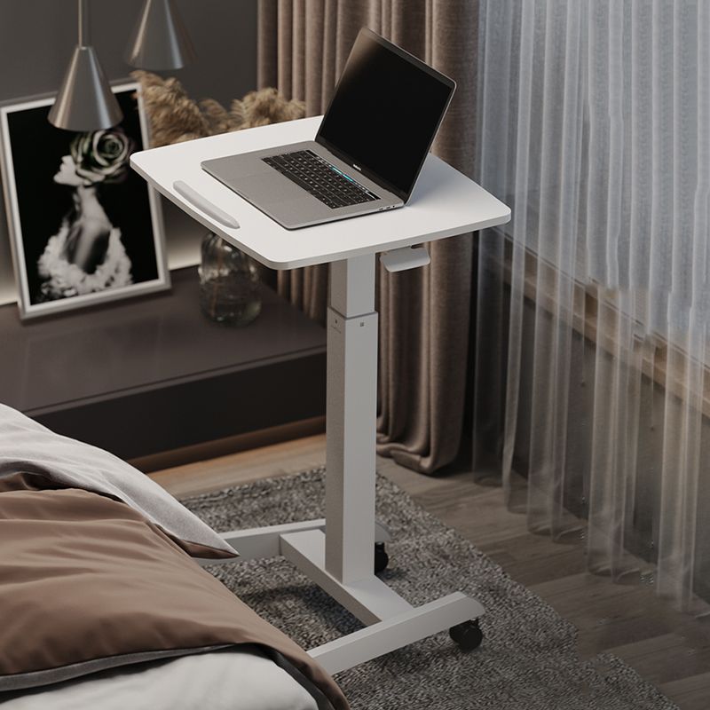 Convertisseur de bureau debout de bureau de forme rectangulaire en blanc