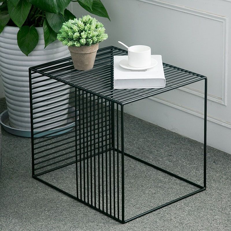Mid-Century Modern Coffee Table in Black Iron Cocktail Table Clearhalo 'Coffee & Accent Tables' 'Coffee Tables' 'coffee_tables' 'furn' 'furn_coffee_tables' 'Furniture' 'Living Room Furniture' 1200x1200_1f1b6d7e-5fd6-44dc-91f2-69d43e2c5c93