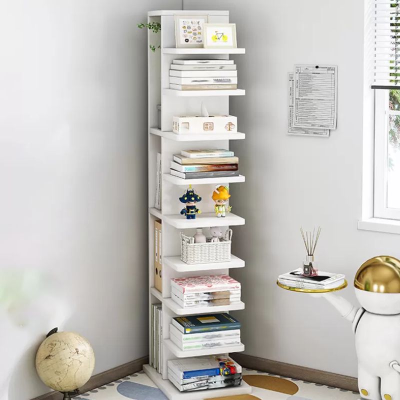 Libreria di libreria contemporanea in legno ingegnerizzato con scaffali