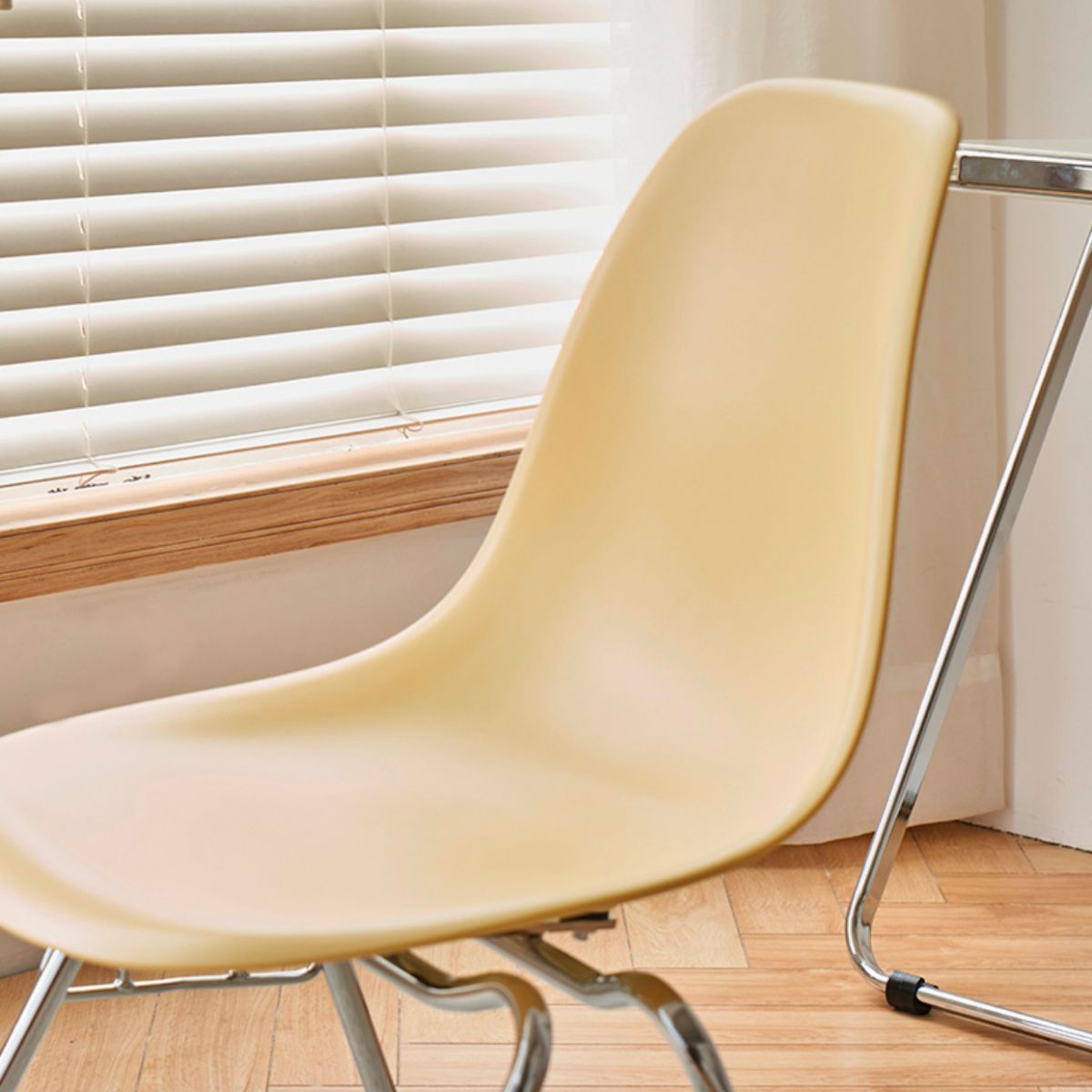 Modern Design Armless Solid Back Chair Plastic Stacking Side Chairs Clearhalo 'Dining Chairs' 'Dining Tables & Seating' 'dining_chair' 'Furniture' 'furniture_dining_chair' 'Kitchen & Dining Furniture' 1200x1200_1f669d86-966e-48b2-bf16-a79e20b36de7