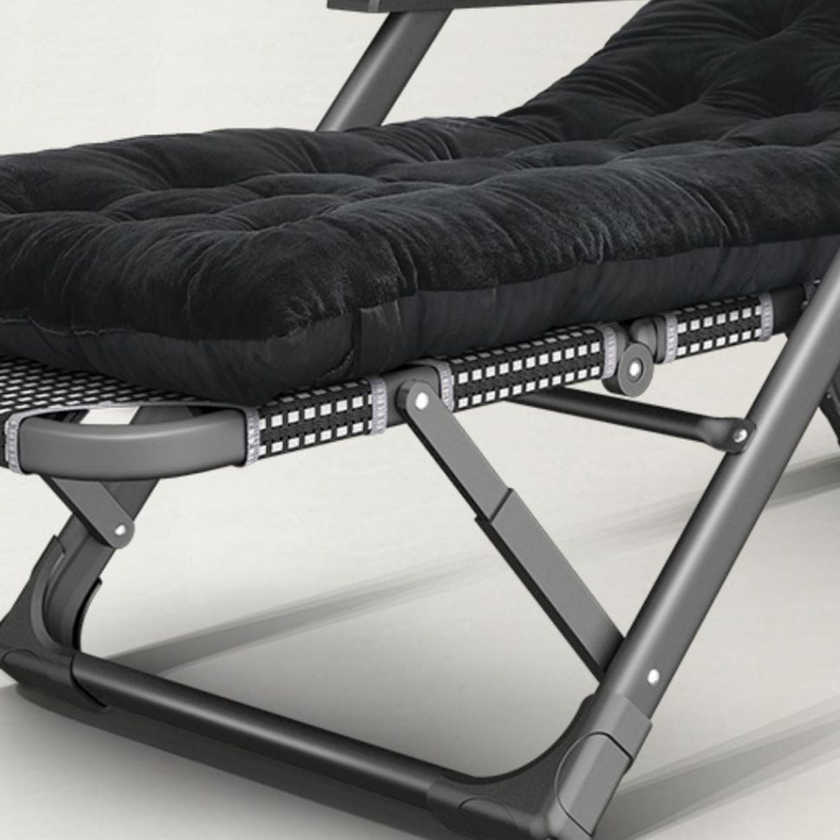 Sedia reclinabile contemporanea con movimento del piede indipendente e blocco della posizione