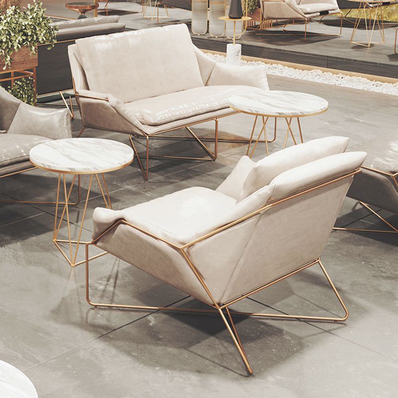 27.56 "de amplio estilo escandinavo acento sillón cruzado silla de brazo de metal cruzado