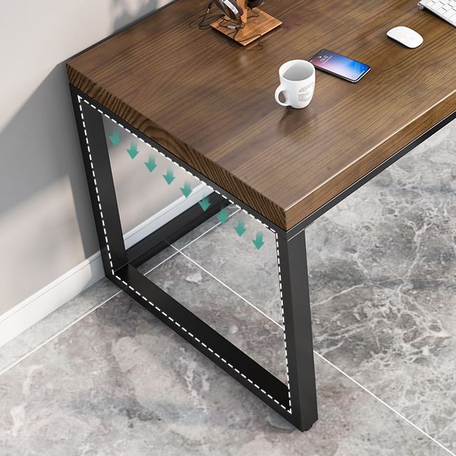 Rechthoekige massief hout schrijfde bureau industrieel met metalen benen