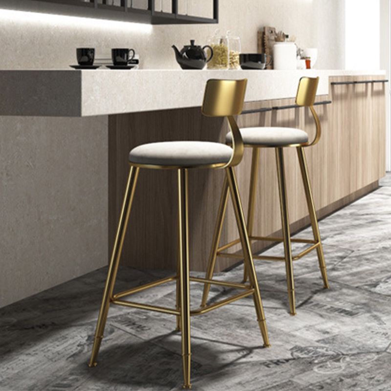 Taburete de bar de hierro con respaldo sin brazos Glam, taburete con cojín para tienda de té con leche