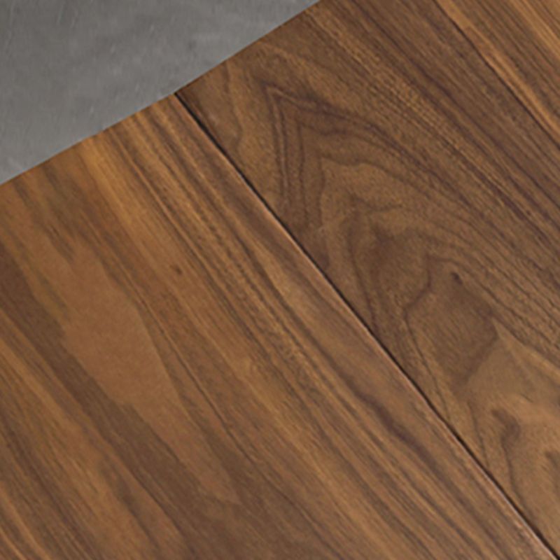 Braune Kiefernholz -Top -Theke & Barhocker modern