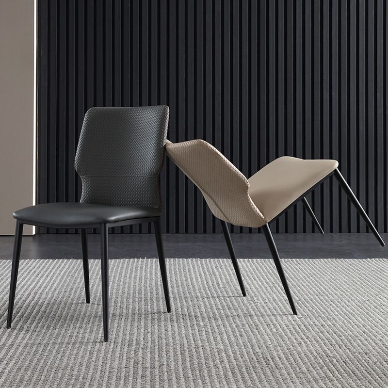 Chaises latérales sans bras de style industriel avec des jambes en métal pour la cuisine